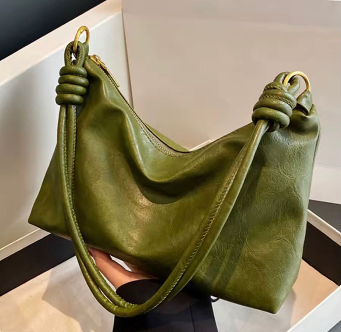 Borsa a tracolla in morbida pelle