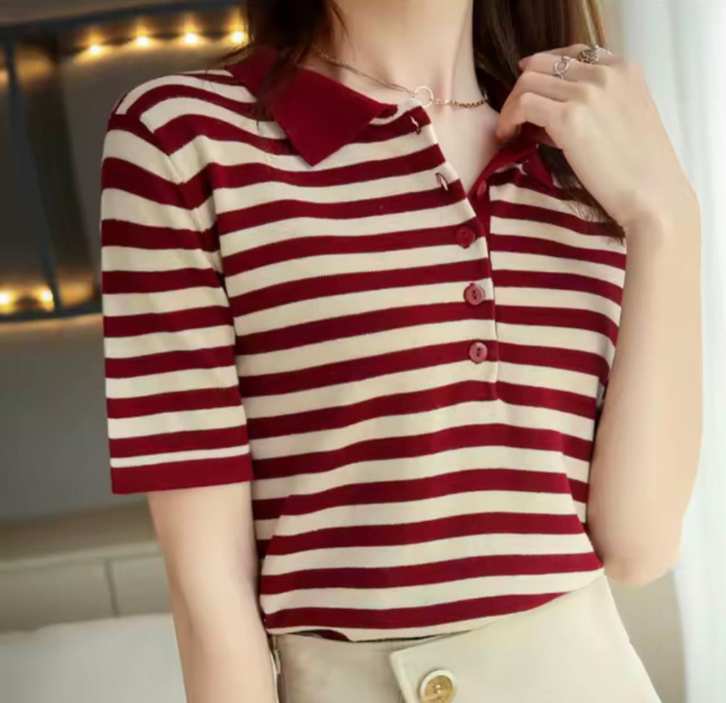 Dettaglio collo polo pullover donna righe rosso e bianco, 5 bottoni, cotone morbido